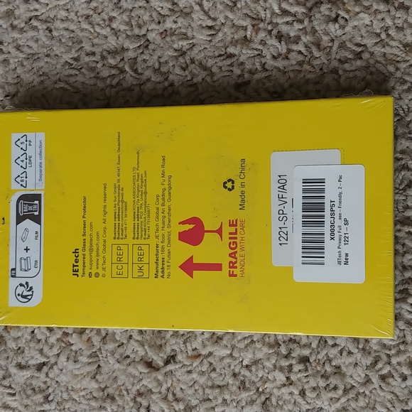 Screen Protectors 2 - Picture 3 of 4